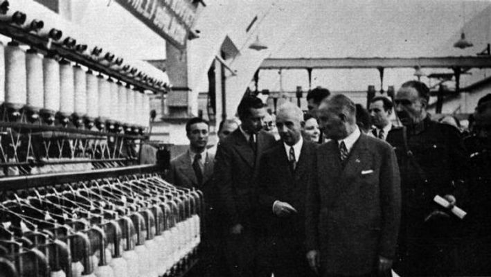 Atatürk'ün Açtığı İlk Dokuma Fabrikası Atatürk'ün Açtığı İlk Dokuma Fabrikası