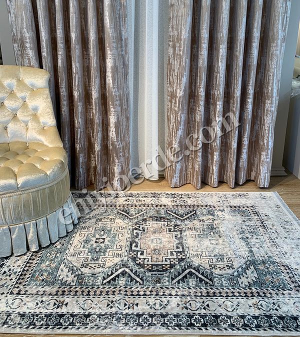 Şönil Görünüm Saçaklı Eskitme Kilim Halı Şönil Görünüm Saçaklı Eskitme Kilim Halı