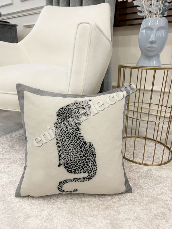 (ekru) Ekru-Gri Renk Aslan Desenli Dokuma Kumaş Kırlent Kılıfı 45x45 Fiyatları, Özellikleri ve Yorumları - 2