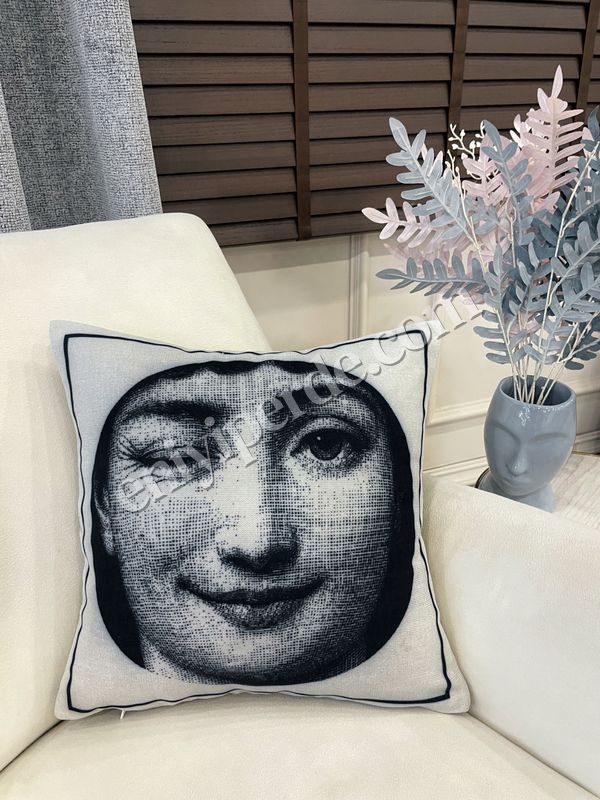 (gri) Açık Gri Fornasetti Lina Cavalieri Yüz Temalı Kırlent Kılıfı 45x45 Fiyatları, Özellikleri ve Yorumları - 1