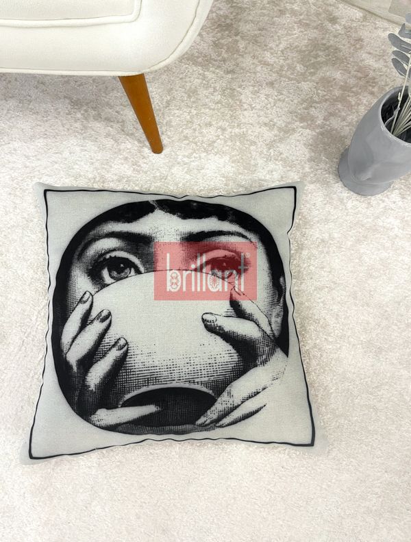 (gri-tekli) Açık Gri Fornasetti Lina Cavalieri Yüz Temalı Kırlent Kılıfı 45x45 - 2