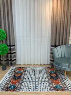 Şönil Görünüm Saçaklı Etnik Kilim Halı Şönil Görünüm Saçaklı Etnik Kilim Halı
